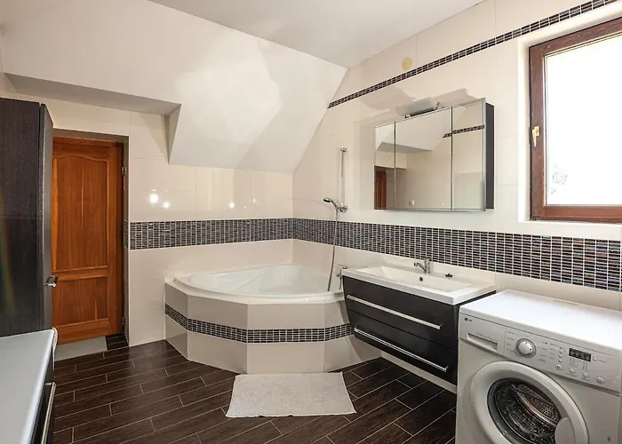 Sunrise Airport - Free Parking - 120 Sqm Lägenhet *